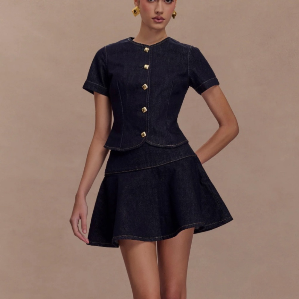 Meshki Bethany Short Sleeve Buttoned Denim Top - Washed Indigo Blue